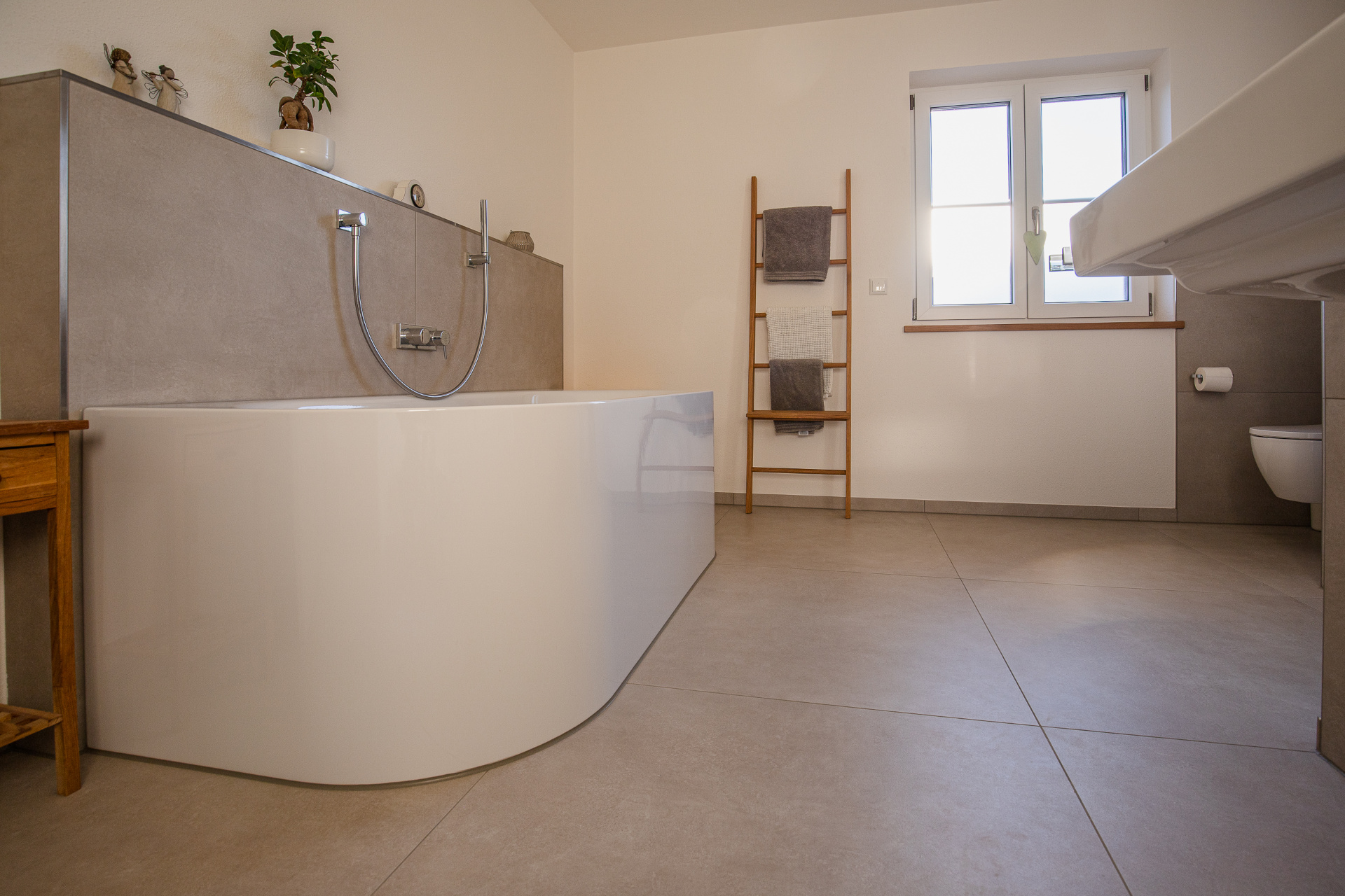 Helles Badezimmer in Petting nahe Teisendorf